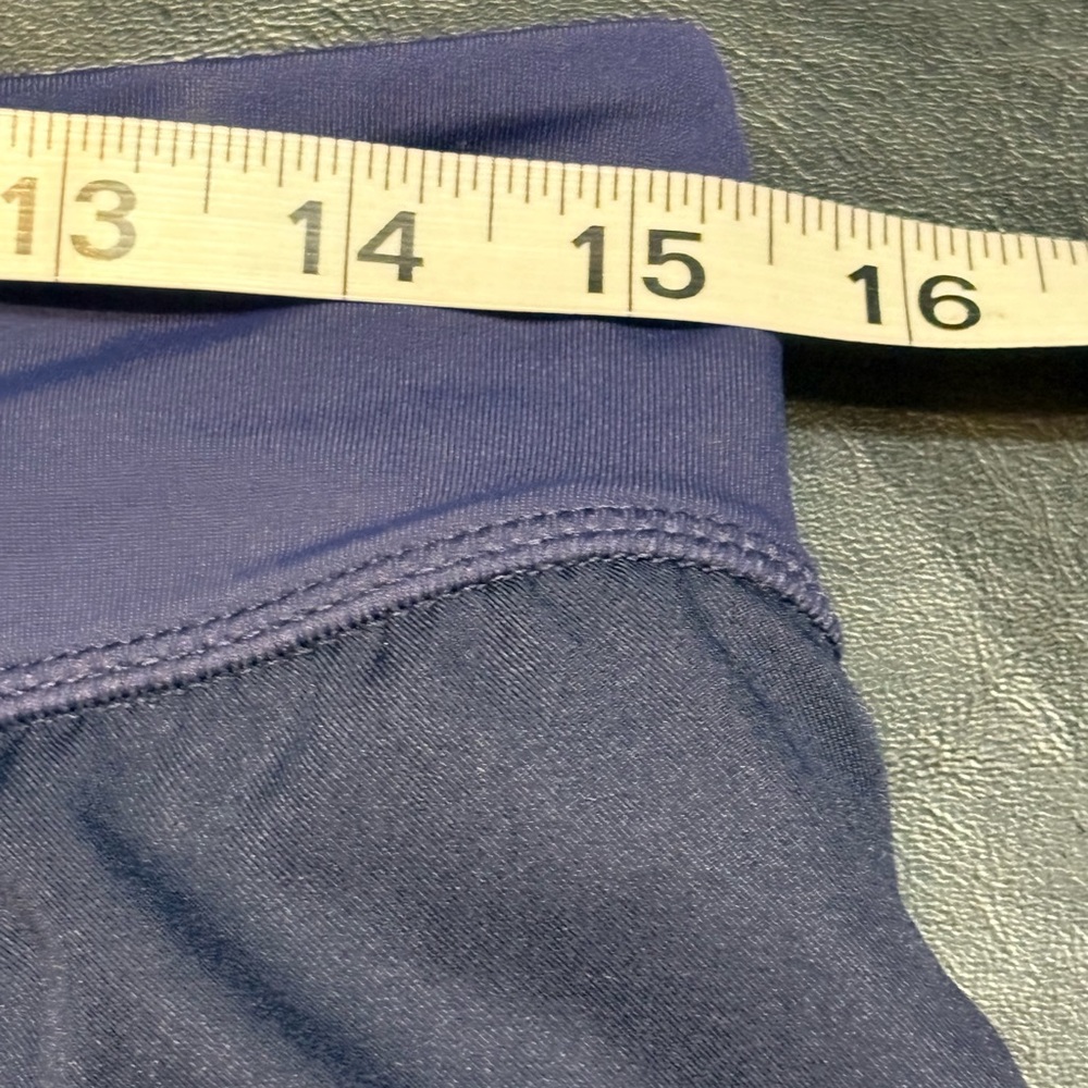 Nike Women’s Dark Navy Swim Shorts size Medium NWT - Picture 10 of 13